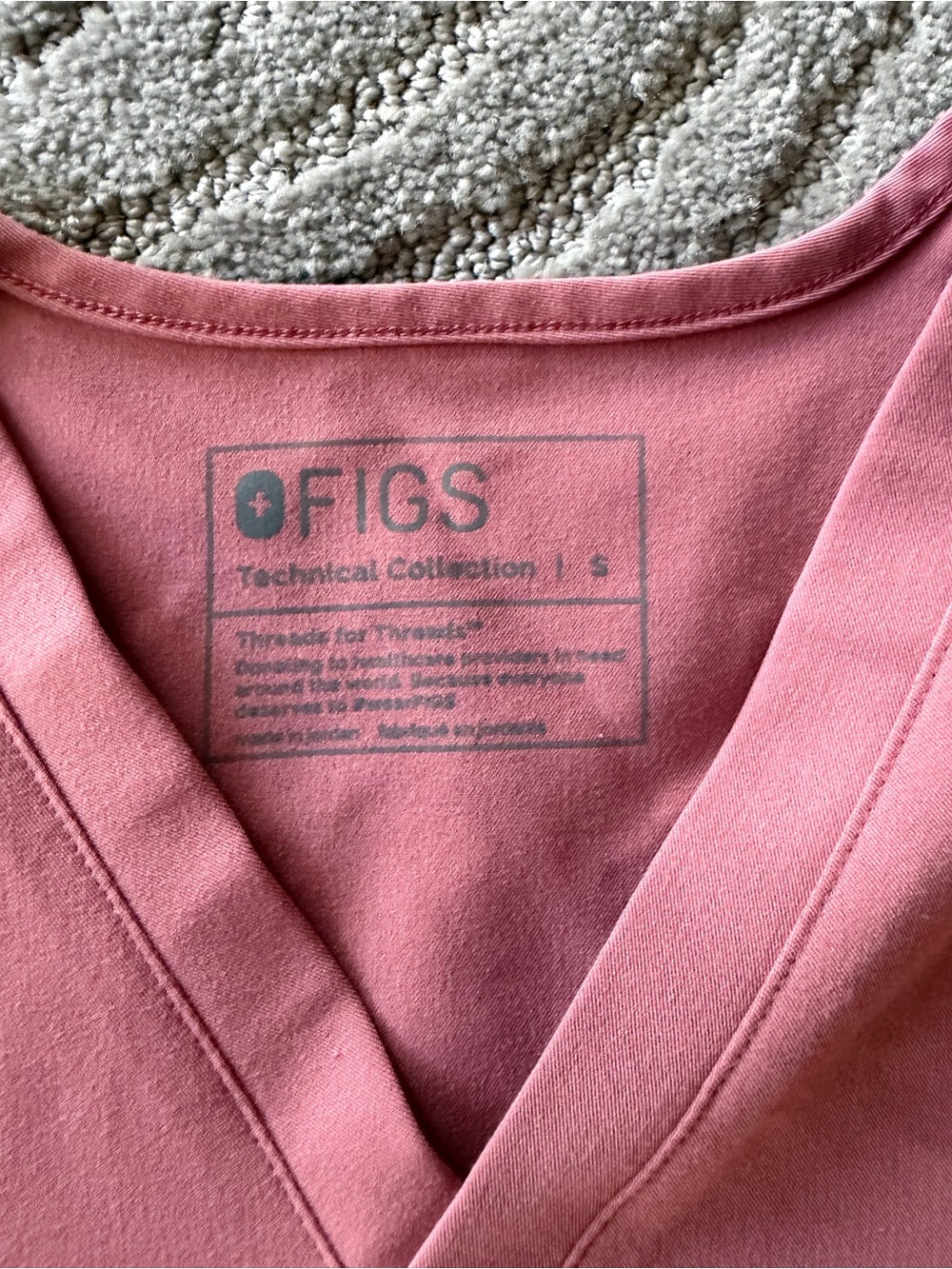 Figs V-Neck Scrub Top and Joggers in Dusty Rose